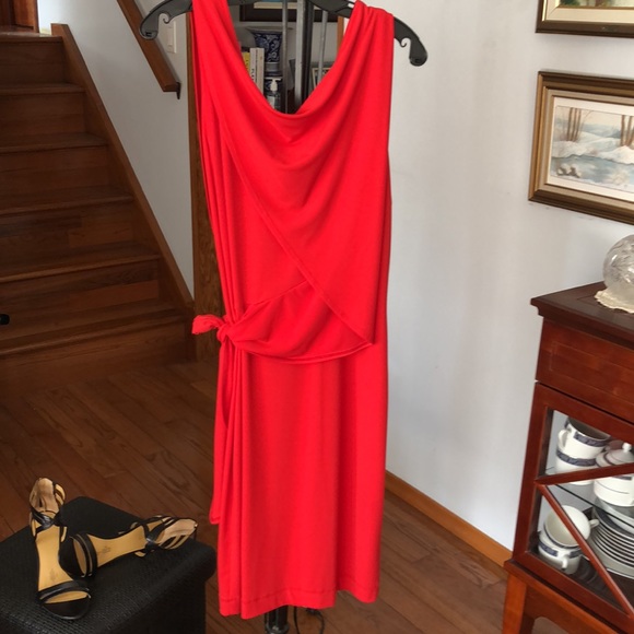 Periphery Sleeveless Red Cocktail Dress - Picture 6 of 9